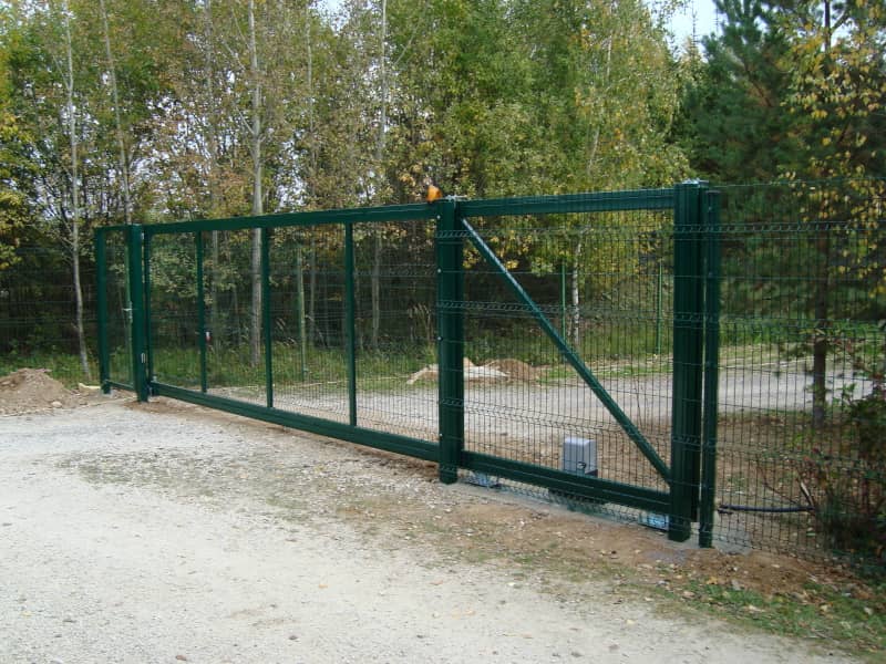 Сетчатый забор DoorHan в Южно-Сахалинске с установкой