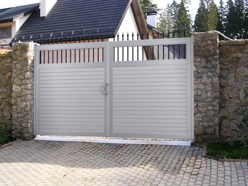 Уличные ворота DoorHan в Южно-Сахалинске с установкой